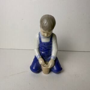 Boy with Bucket Building A Castle, Bing & Grondahl Figurine No. 2127